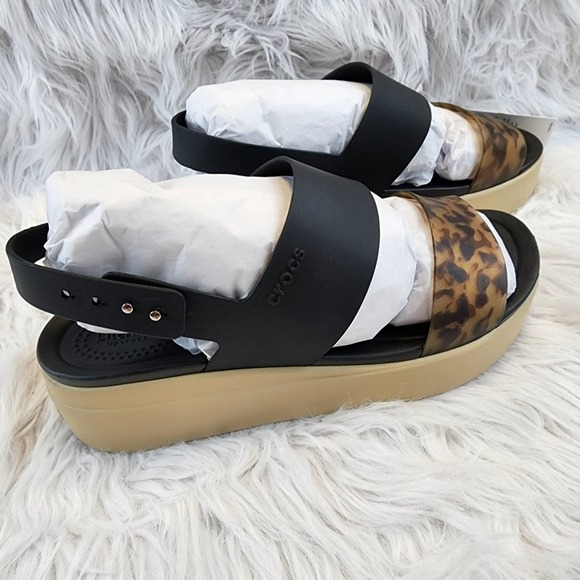 Women's Size 10 Crocs Brooklyn Tortoise Low Wedge - Picture 3 of 6